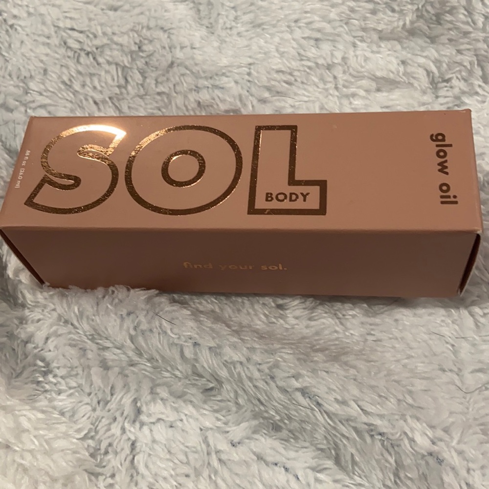 Moonstone Glow Oil from Colourpop